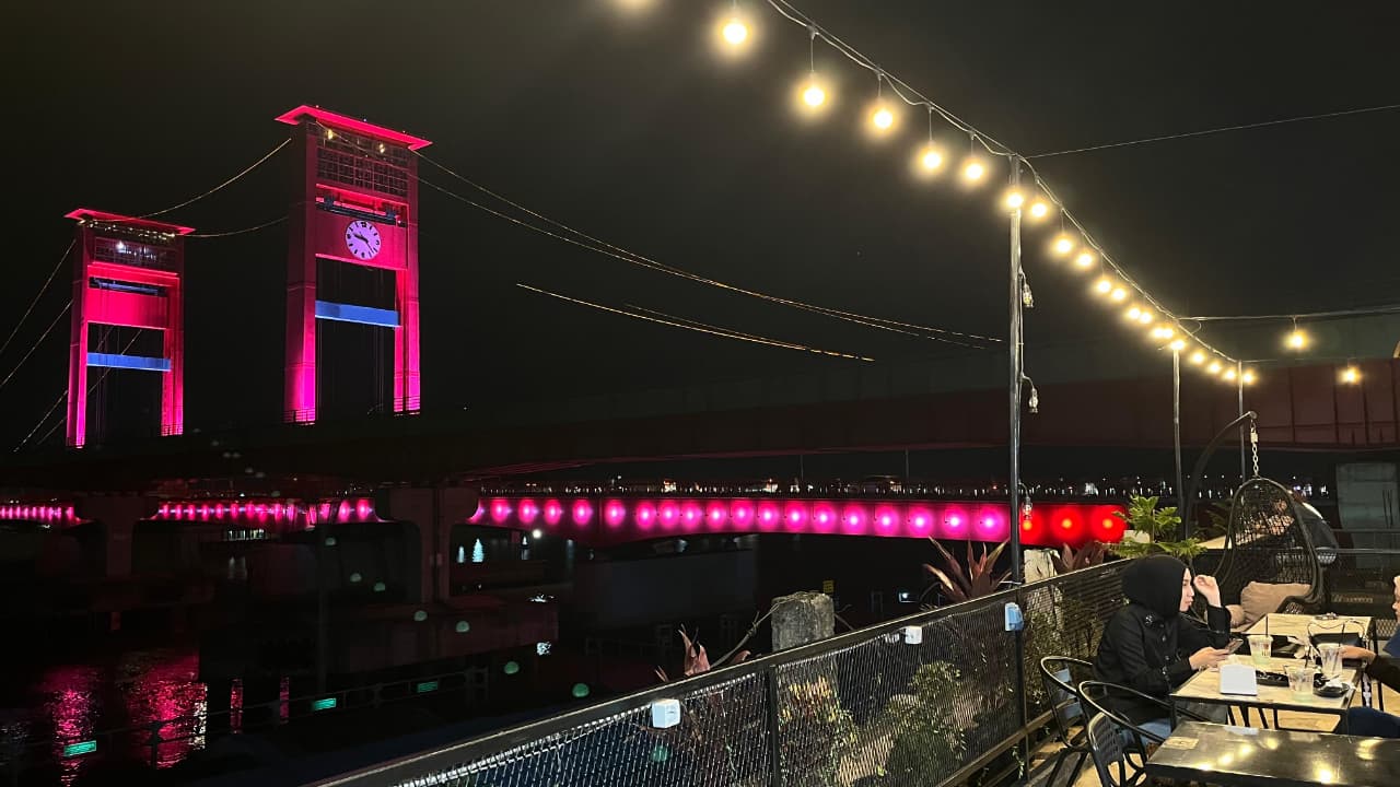 Evening Ampera Bridge View